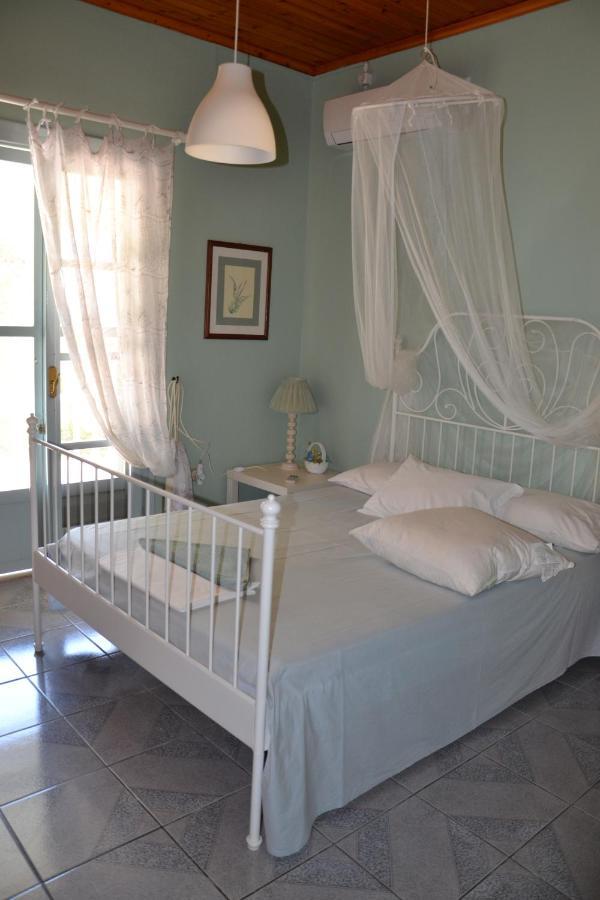 Mihaila Seaside: 2 Bedroom Bungalows Kefalonia Spartià Eksteriør bilde