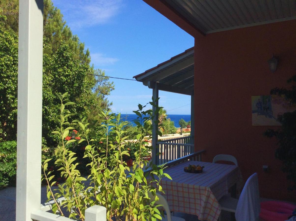 Mihaila Seaside: 2 Bedroom Bungalows Kefalonia Spartià Eksteriør bilde